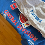 Vintage Detroit Pistons Hooded T-shirt Large (1990s)