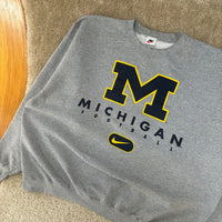Vintage UofM Football Nike Team Crewneck Sweatshirt X-Large (1990s)